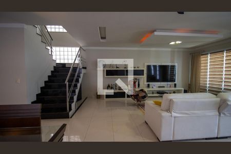 Casa de condomínio à venda com 289m², 5 quartos e 3 vagas Casa de condomínio à venda com 289m², 5 quartos e 3 vagasSala