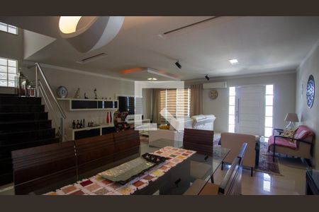 Casa de condomínio à venda com 289m², 5 quartos e 3 vagas Casa de condomínio à venda com 289m², 5 quartos e 3 vagasSala