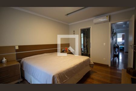 Casa de condomínio à venda com 289m², 5 quartos e 3 vagas Casa de condomínio à venda com 289m², 5 quartos e 3 vagasSuíte 3