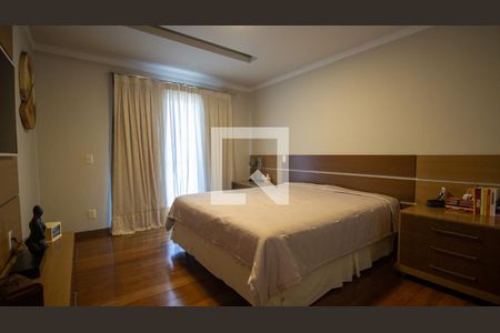 Casa de condomínio à venda com 289m², 5 quartos e 3 vagas Casa de condomínio à venda com 289m², 5 quartos e 3 vagasSuíte 3