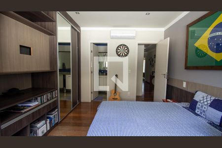 Casa de condomínio à venda com 289m², 5 quartos e 3 vagas Casa de condomínio à venda com 289m², 5 quartos e 3 vagasSuíte 1