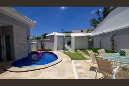 Casa de condomínio à venda com 289m², 5 quartos e 3 vagas Casa de condomínio à venda com 289m², 5 quartos e 3 vagasQuintal