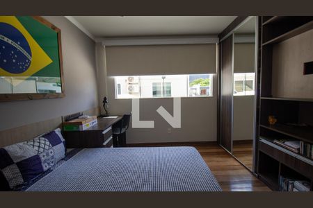 Casa de condomínio à venda com 289m², 5 quartos e 3 vagas Casa de condomínio à venda com 289m², 5 quartos e 3 vagasSuíte 1