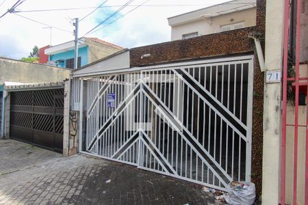 Casa para alugar com 149m², 2 quartos e 1 vaga Casa para alugar com 149m², 2 quartos e 1 vagaFachada