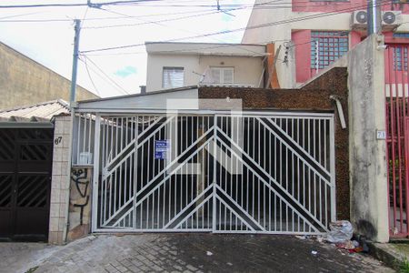 Casa para alugar com 149m², 2 quartos e 1 vaga Casa para alugar com 149m², 2 quartos e 1 vagaFachada