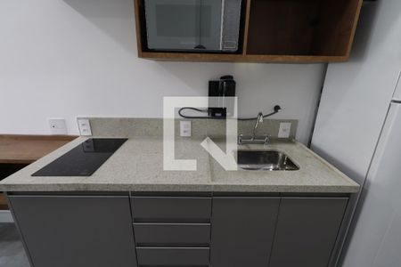 Cozinha de casa de condomínio para alugar com 1 quarto, 25m² em Chácara Seis de Outubro, São Paulo