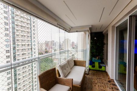 Apartamento à venda com 121m², 3 quartos e 2 vagasVaranda
