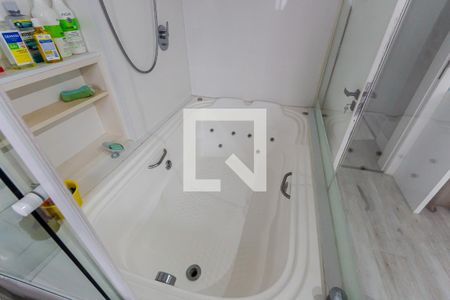 Apartamento à venda com 121m², 3 quartos e 2 vagasBanheira