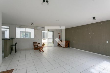 Apartamento para alugar com 45m², 2 quartos e 1 vaga Apartamento para alugar com 45m², 2 quartos e 1 vagaÁrea comum - Salão de festas