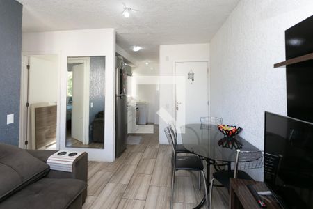 Sala de apartamento para alugar com 2 quartos, 45m² em Mário Quintana, Porto Alegre