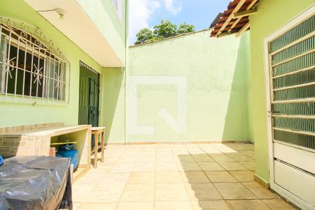 Casa à venda com 160m², 3 quartos e 2 vagasQuintal
