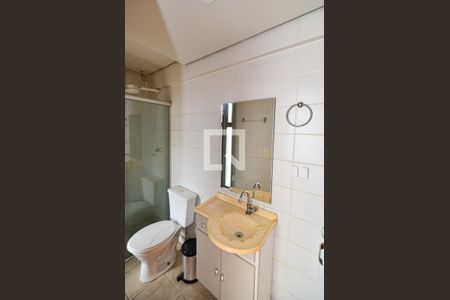 Banheiro de apartamento para alugar com 1 quarto, 28m² em Centro, Belo Horizonte