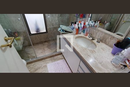 Apartamento à venda com 425m², 4 quartos e 4 vagasBanheiro da Suíte 1