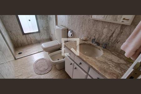 Apartamento à venda com 425m², 4 quartos e 4 vagasBanheiro da Suíte 2