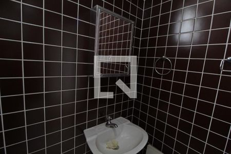 Casa para alugar com 480m², 5 quartos e 4 vagasBanheiro de serviço