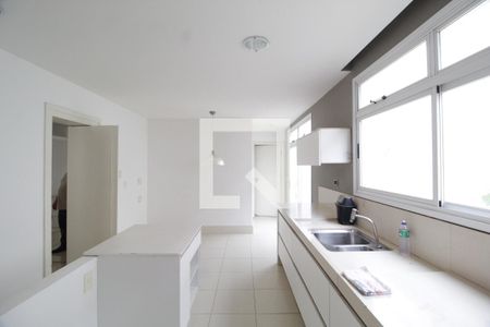 Casa para alugar com 480m², 5 quartos e 4 vagasCozinha