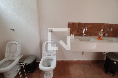 Casa para alugar com 480m², 5 quartos e 4 vagasBanheiro Social 2