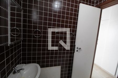 Casa para alugar com 480m², 5 quartos e 4 vagasBanheiro de serviço