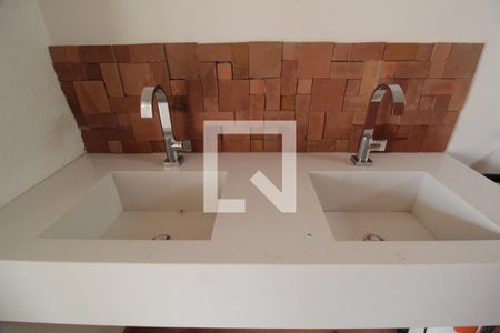 Casa para alugar com 480m², 5 quartos e 4 vagasBanheiro Social 1