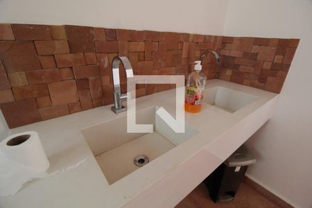 Casa para alugar com 480m², 5 quartos e 4 vagasBanheiro Social 2