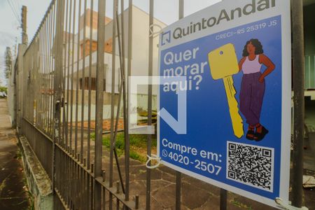 Casa à venda com 184m², 4 quartos e 5 vagas Casa à venda com 184m², 4 quartos e 5 vagasPlaquinha