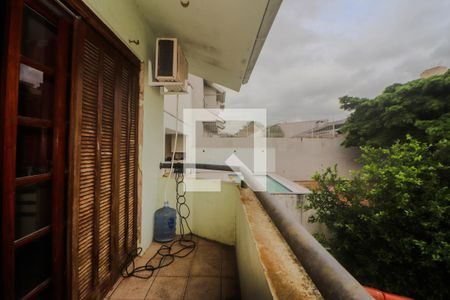 Casa à venda com 184m², 4 quartos e 5 vagas Casa à venda com 184m², 4 quartos e 5 vagasQuarto 1 - Varanda