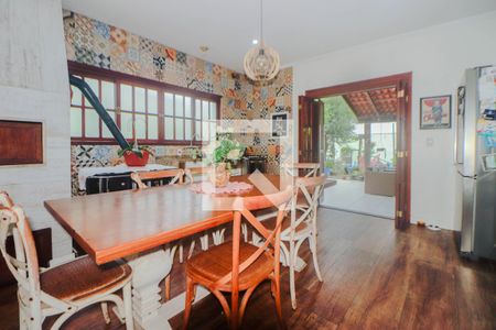 Casa à venda com 184m², 4 quartos e 5 vagas Casa à venda com 184m², 4 quartos e 5 vagasCozinha