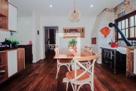 Casa à venda com 184m², 4 quartos e 5 vagas Casa à venda com 184m², 4 quartos e 5 vagasCozinha