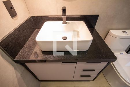 Casa à venda com 536m², 4 quartos e 6 vagasBanheiro da Suíte 2