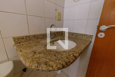 Banheiro da Suíte de casa de condomínio para alugar com 3 quartos, 200m² em Vargem Pequena, Rio de Janeiro