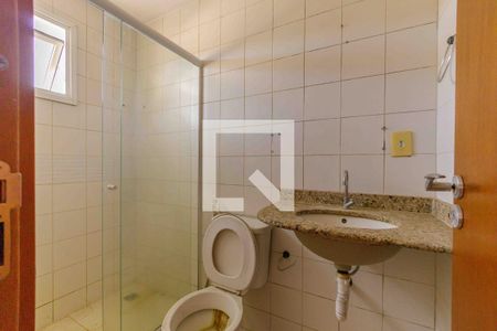 Banheiro da Suíte de casa de condomínio para alugar com 3 quartos, 200m² em Vargem Pequena, Rio de Janeiro