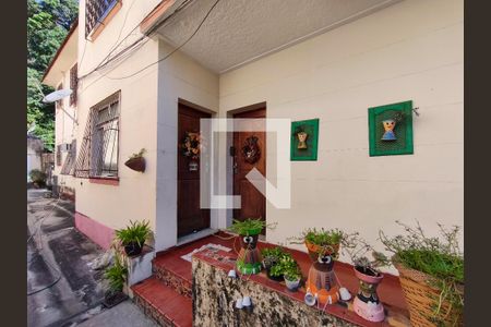 Casa à venda com 187m², 3 quartos e 2 vagasFachada