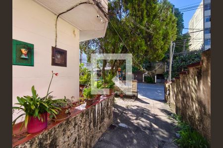 Casa à venda com 187m², 3 quartos e 2 vagasFachada