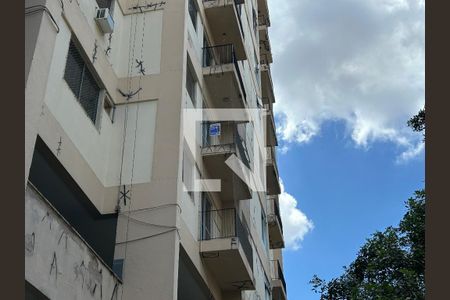 Apartamento à venda com 70m², 2 quartos e 1 vagaFachada + plaquinha