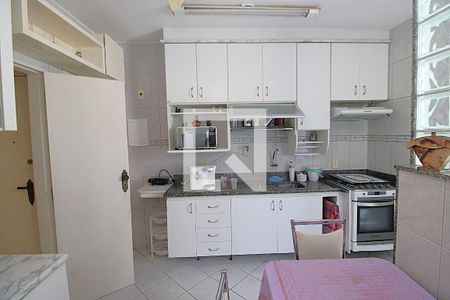 Apartamento à venda com 70m², 2 quartos e 1 vagaCozinha - Armários