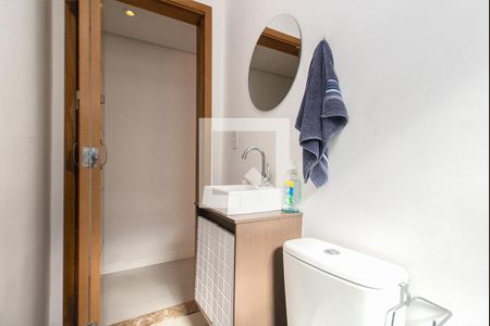 Casa à venda com 200m², 3 quartos e 2 vagas Casa à venda com 200m², 3 quartos e 2 vagasBanheiro Social