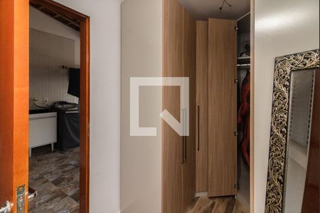 Casa à venda com 200m², 3 quartos e 2 vagas Casa à venda com 200m², 3 quartos e 2 vagascloset da suíte