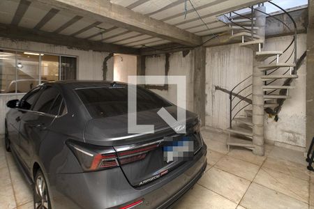 Casa à venda com 200m², 3 quartos e 2 vagas Casa à venda com 200m², 3 quartos e 2 vagasgaragem