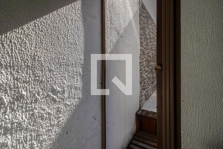 Casa à venda com 200m², 3 quartos e 2 vagas Casa à venda com 200m², 3 quartos e 2 vagasbanheiro piscina