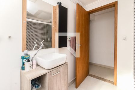 Casa à venda com 200m², 3 quartos e 2 vagas Casa à venda com 200m², 3 quartos e 2 vagasbanheiro da suíte