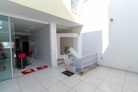 Casa para alugar com 180m², 3 quartos e 8 vagasÁrea Externa