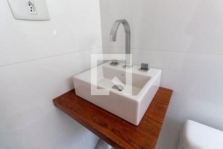 Casa para alugar com 180m², 3 quartos e 8 vagasBanheiro da Suíte 2