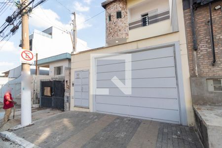 Casa para alugar com 180m², 3 quartos e 8 vagasFachada