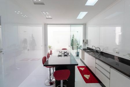 Casa para alugar com 180m², 3 quartos e 8 vagasCozinha