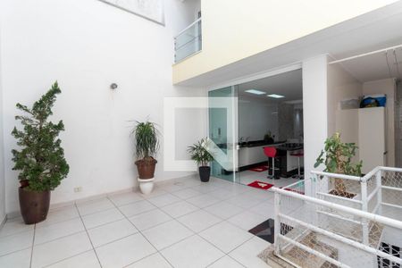 Casa para alugar com 180m², 3 quartos e 8 vagasÁrea Externa