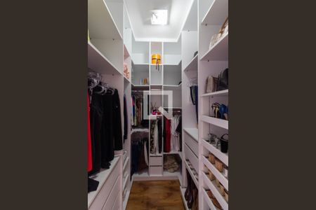 Casa para alugar com 180m², 3 quartos e 8 vagasCloset da suíte