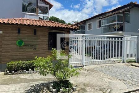 Casa à venda com 108m², 3 quartos e 2 vagas