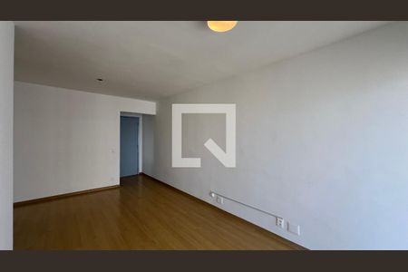 Sala de apartamento à venda com 3 quartos, 70m² em Vila Madalena, São Paulo