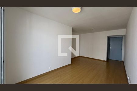Sala de apartamento à venda com 3 quartos, 70m² em Vila Madalena, São Paulo
