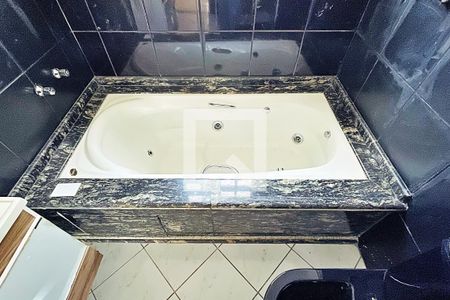 Casa para alugar com 180m², 3 quartos e 2 vagasBanheiro da Suíte